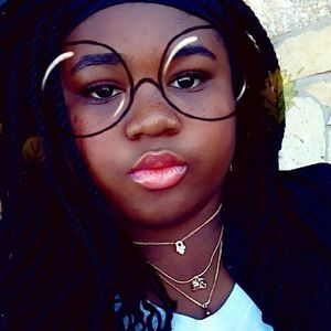 Meet your Posher, Alicia